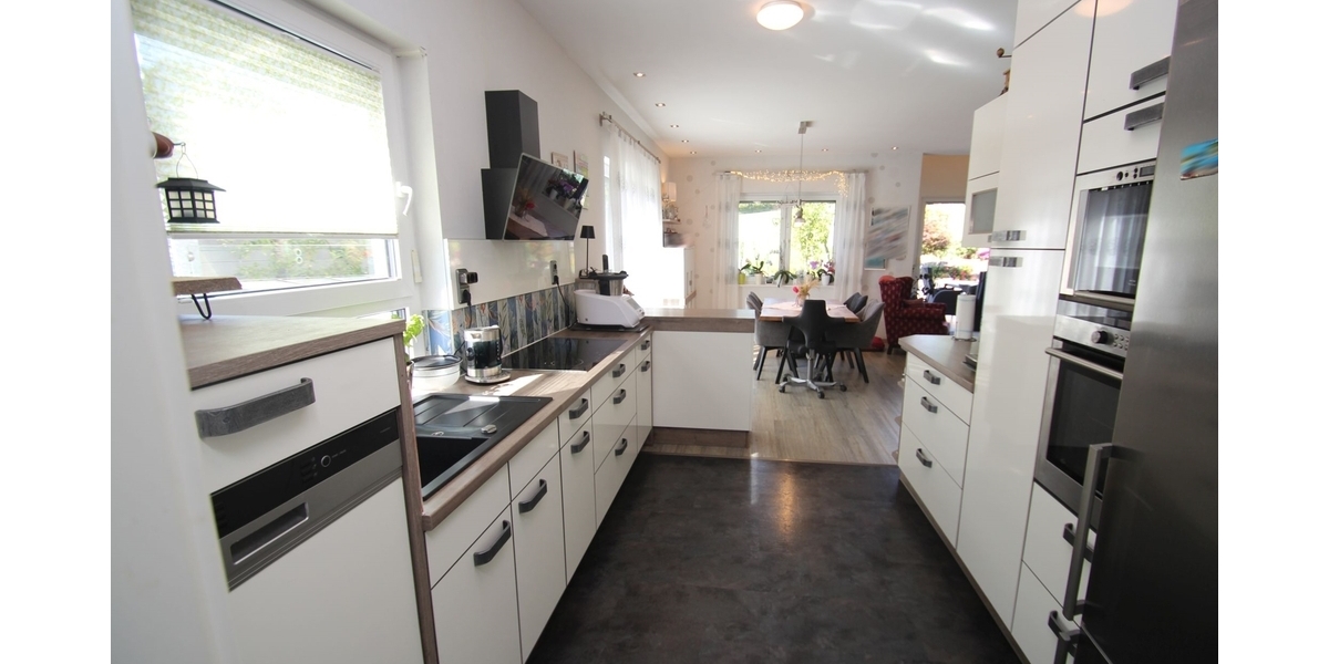 Mit 3D: Einfamilienhaus mit schön angelegtem Garten und dem Blick ins Grüne! 4 zimmer