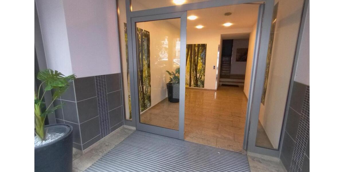Erdgeschoßwohnung Düsseldorf Düsseltal - 4.5 Zimmer, 185 m&sup2;, 1.950&euro; | Angebot:26117423
