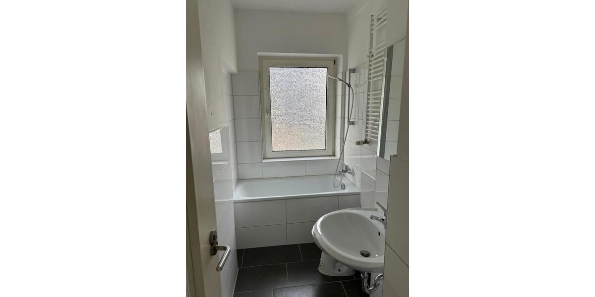 2 Zimmer Wohnung im Erdgeschoss zimmer