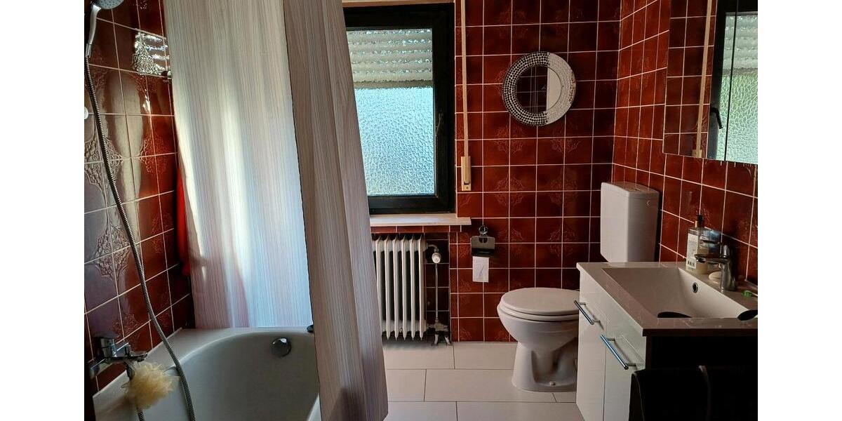 Hochparterre Bergisch Gladbach Alt-Frankenforst - 1 Zimmer, 80 m&sup2;, 840&euro; | Angebot:26482643