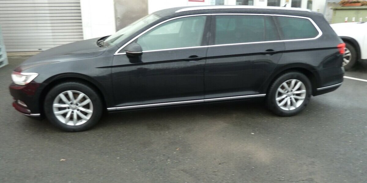 VW Passat 2.0 TDI Highline DSG STH Navi kl. Mängel 110.000 km 15.900 &euro; Ratingen 40885