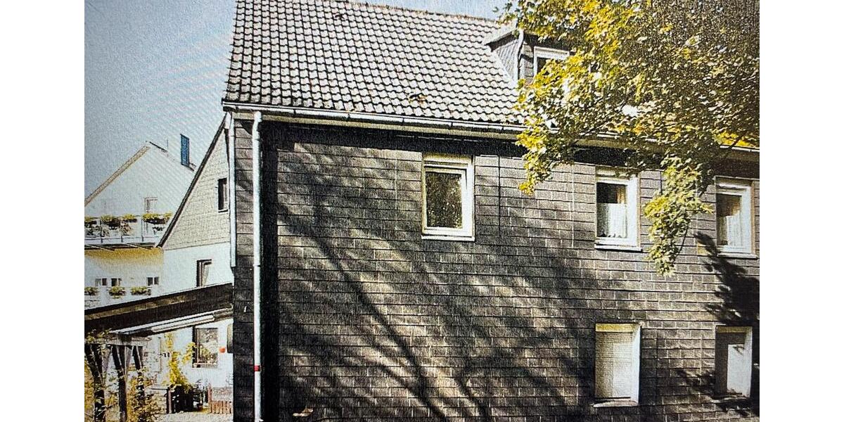 Mehrfamilienhaus, Wohnhaus Radevormwald - 6 Zimmer, 155 m&sup2;, 145.000&euro; | Angebot:26504735