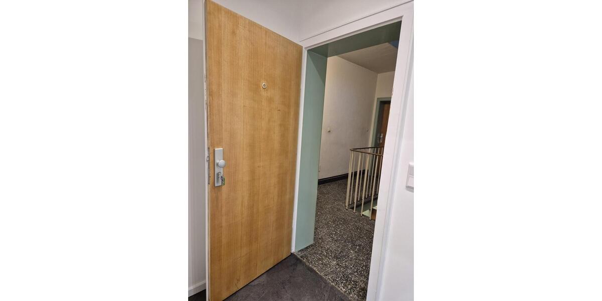 Etagenwohnung Düsseldorf Oberbilk - 1 Zimmer, 30 m&sup2;, 650&euro; | Angebot:25613550