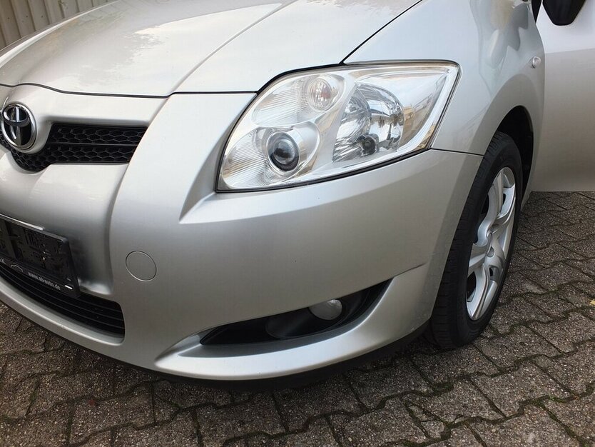 Toyota Auris 1.6i SOL ALLE INSPEKTIONEN GARAGENWAGEN 174.885 km 5.704 € Köln 50858