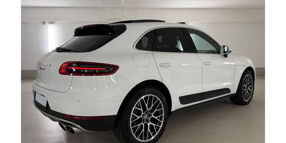Porsche Macan 125.699 km 35.500 &euro; Düsseldorf 40472