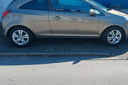 Opel Corsa 158.000 km 2.750 &euro; Wuppertal 42115