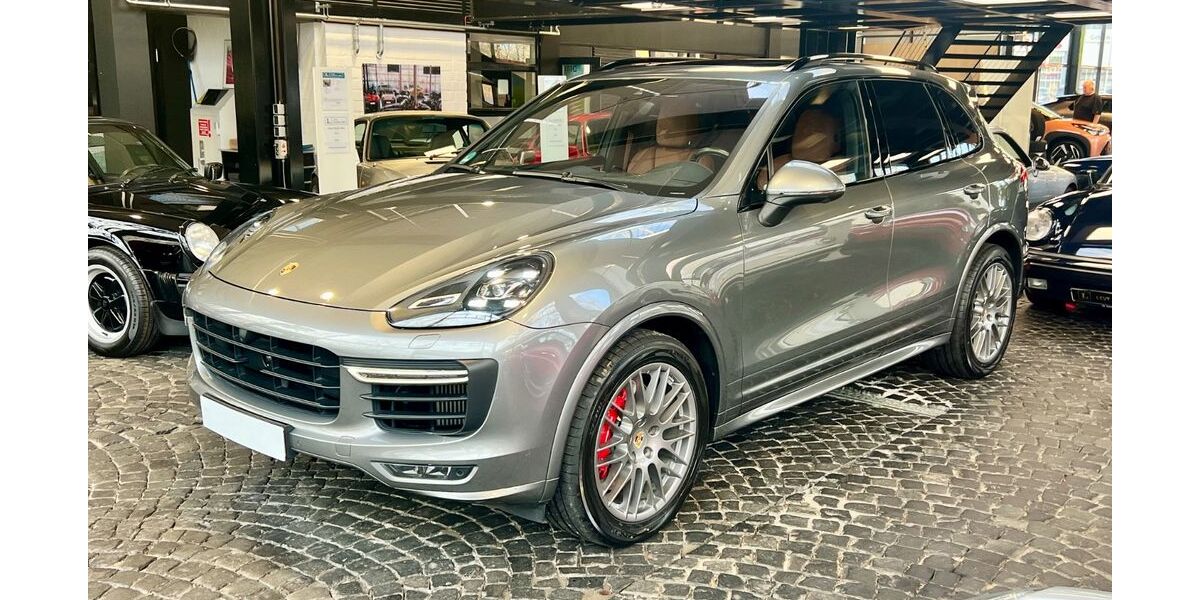 Porsche Cayenne 125.000 km 44.958 &euro; Düsseldorf 40595