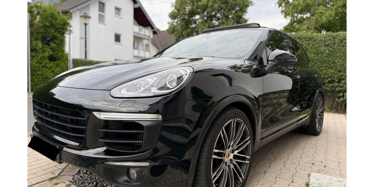 Porsche Cayenne 176.000 km 32.850 &euro; Bergisch Gladbach 51469