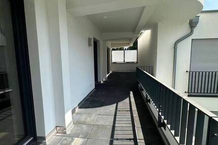 Neu sanierte 5-Zimmer-Wohnung mit XXL-Balkon im Herzen von Düsseldorf