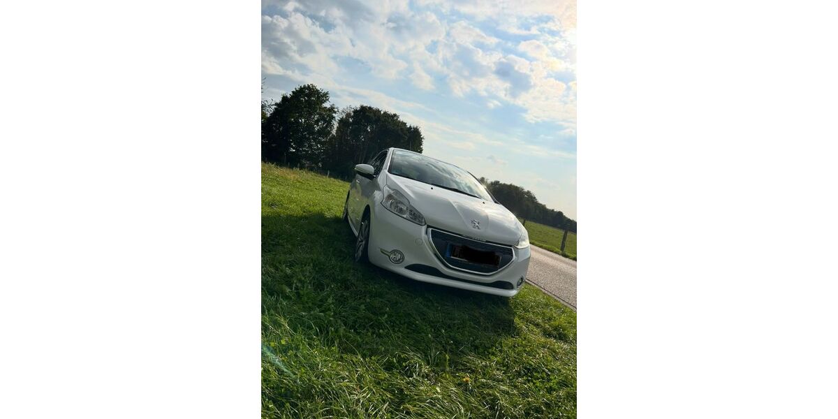 Peugeot 208 82.254 km 4.780 &euro; Leverkusen 51379