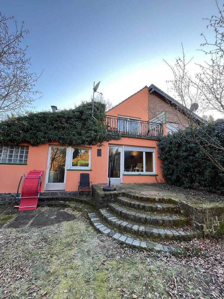 Haus mit riesigem Grundstück!! Mit bestätigter Bauvoranfrage!!