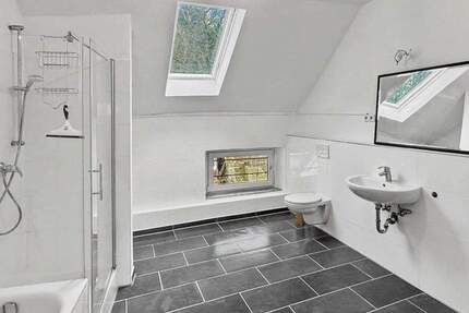 Renovierte 3 Zimmer Wohnung im Altbau 3 zimmer