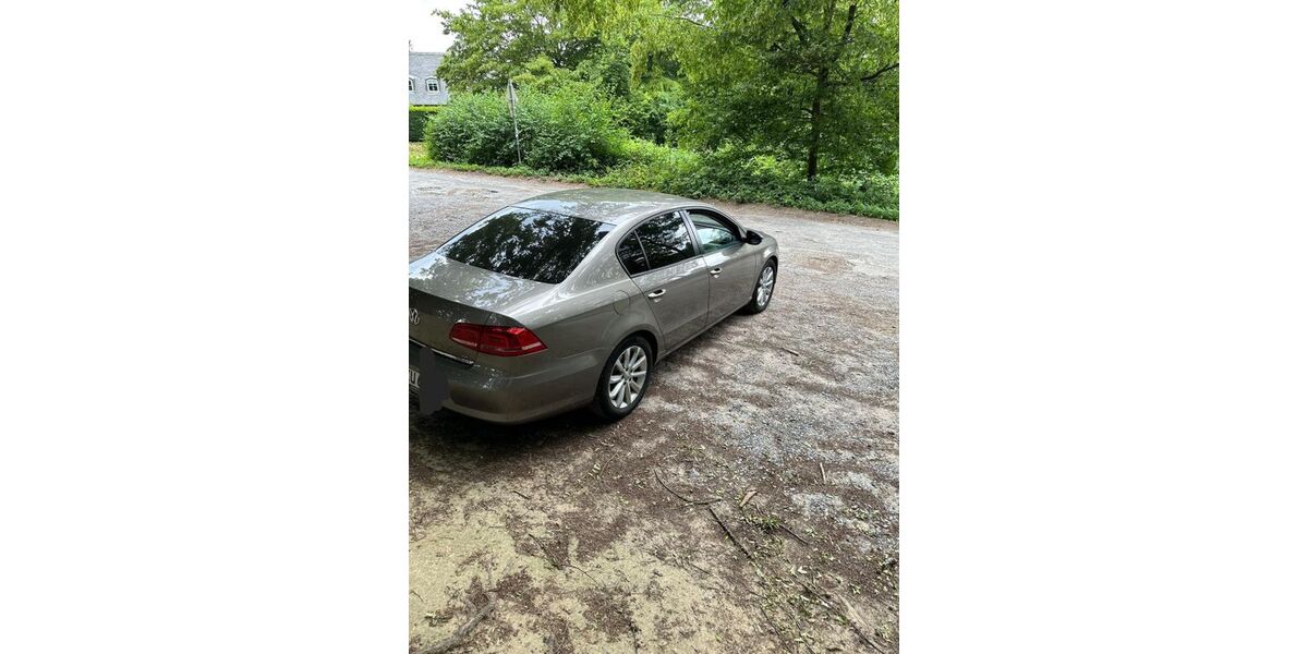 VW Passat 141.000 km 7.200 &euro; Düsseldorf 40470