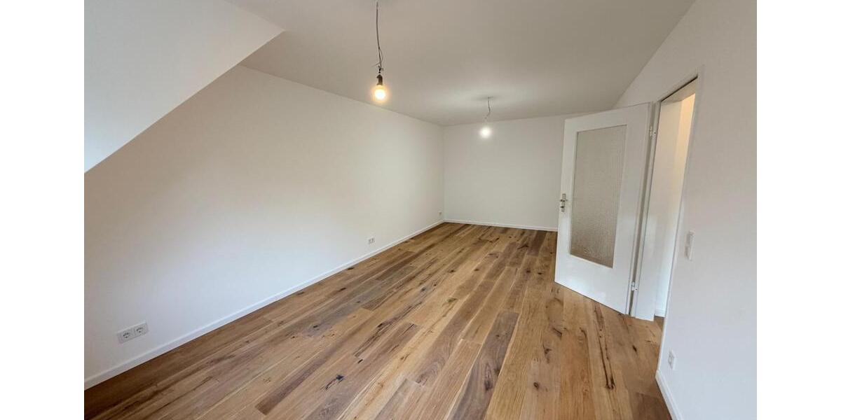 Dachgeschoßwohnung Düsseldorf Stadtbezirk 9 - 1 Zimmer, 35 m&sup2;, 695&euro; | Angebot:26593126