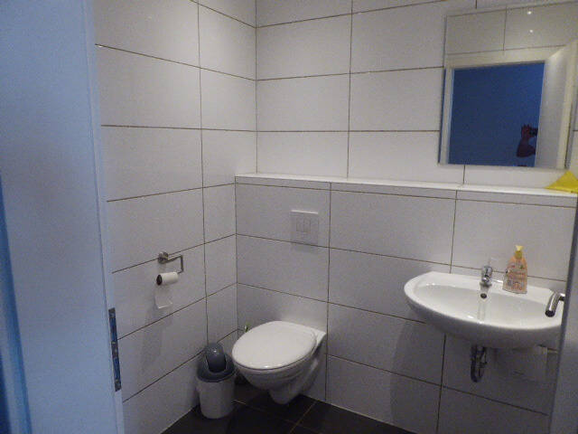 BEZUGSFREI IN 1A-LAGE RATHWESTFALENSTR. 8 RÄUME+2 BÄDER+WC KOMPLETT LAMINAT 3 EINGÄNGE ERDGESCHOSS 8 zimmer