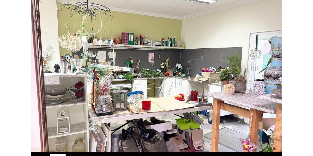 Vielseitiges Ladenlokal mit ansprechender Fensterfront zimmer