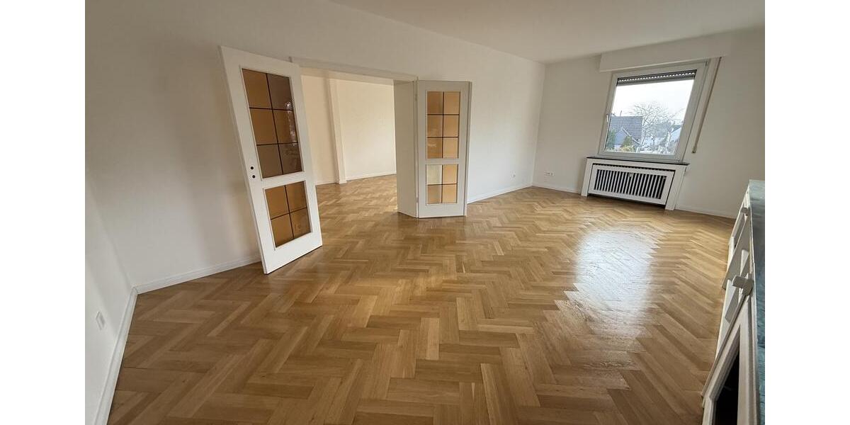 Großzügige Maisonette-Wohnung mit Parkett, Einbauküche & Hobbyräumen 5 zimmer