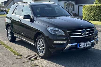 Mercedes-Benz ML 350 198.000 km 22.600 € Remscheid 42853