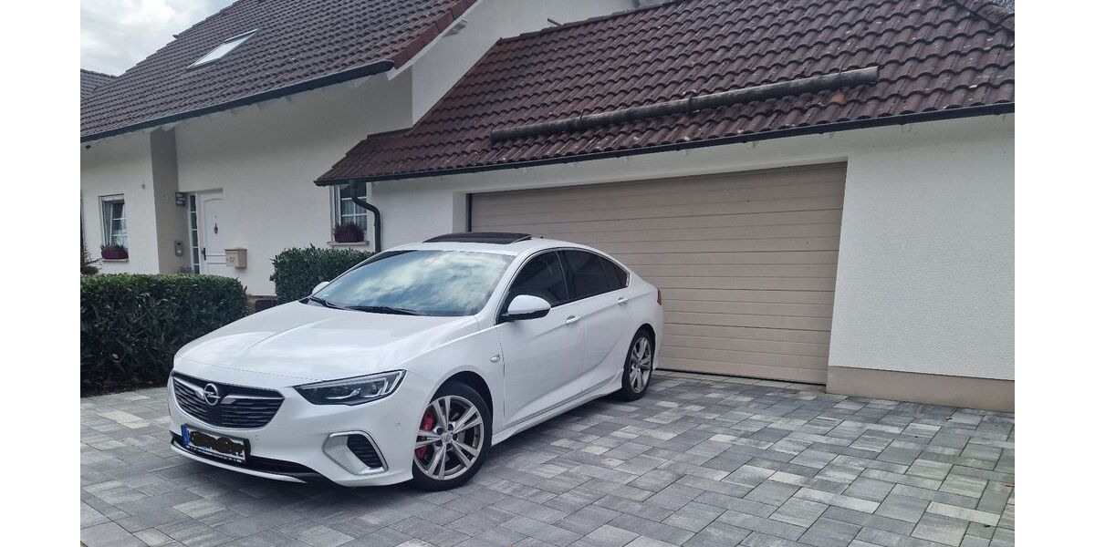 Opel Insignia 96.000 km 20.490 &euro; Kierspe 58566