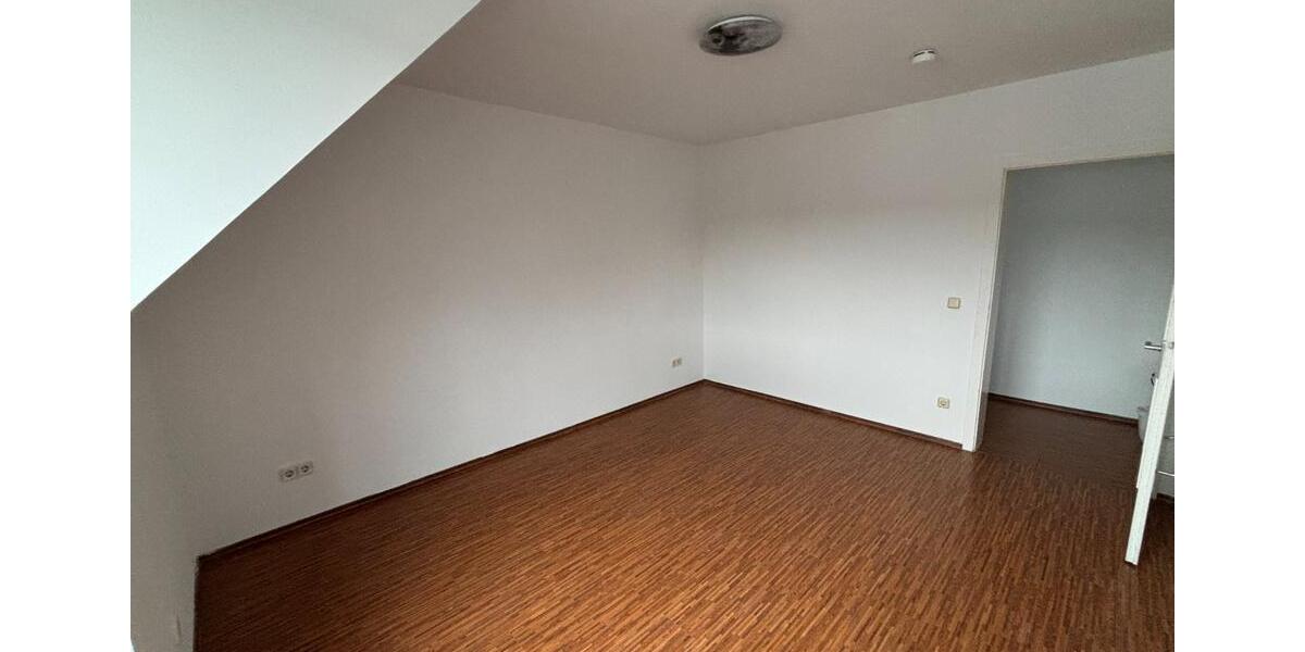 ***Von privat: 3-Zi DG-Whg in Düsseltal, bezugsbereit, renoviert 3 zimmer