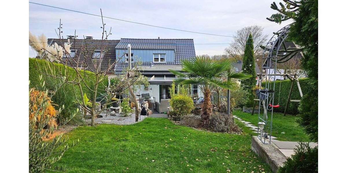 Modernisiertes 2-Familienhaus mit 3 Garagen und attr. Garten in guter und ruhiger Lage in Wetter 9 zimmer