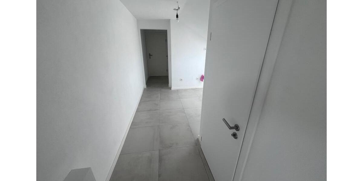 Dachgeschoßwohnung Lindlar - 2 Zimmer, 60 m&sup2;, 800&euro; | Angebot:26279682