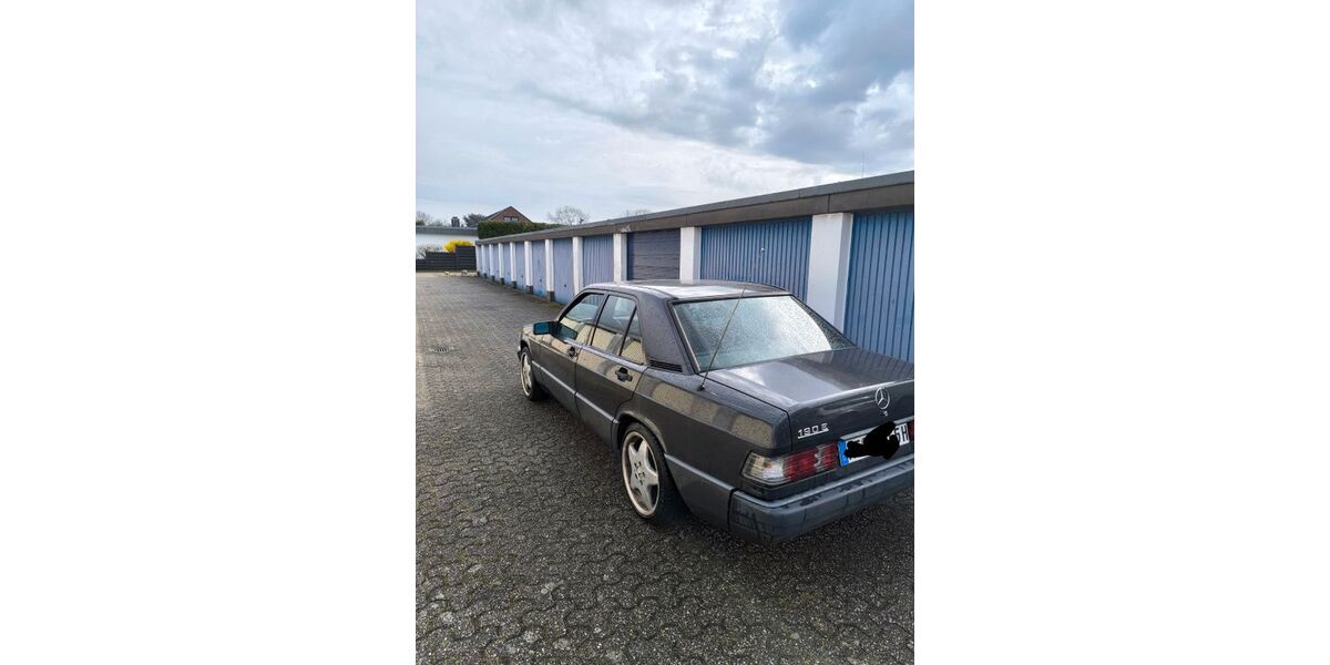 Mercedes-Benz 190 145.715 km 4.000 &euro; Monheim 40789