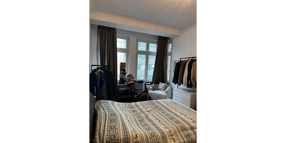 Möbliertes WG-Zimmer in 84 m² Wohnung zur Untermiete – Düsseldorf 1 zimmer