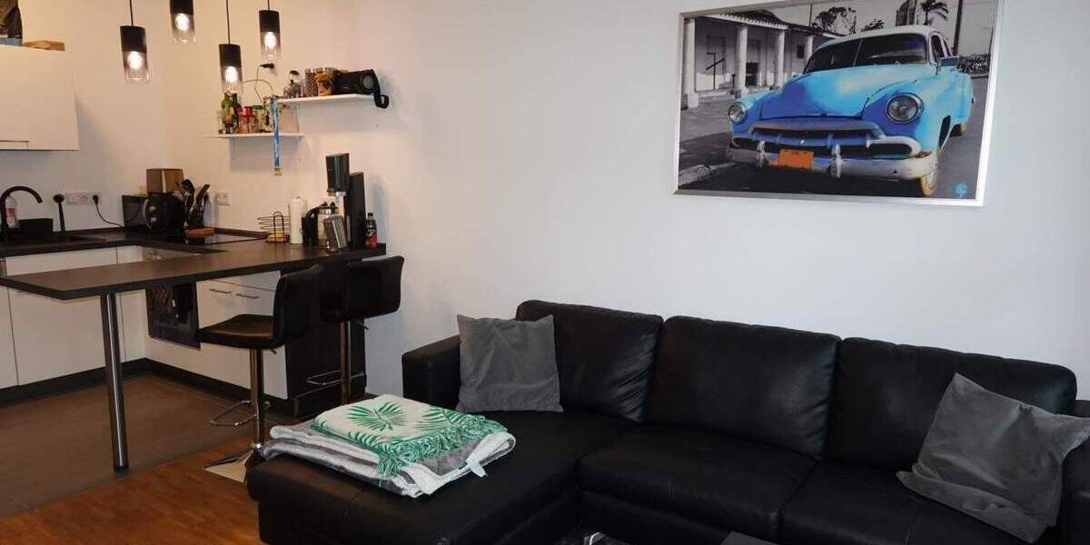 2 Zimmer Wohnung mit Fußbodenheizung und Balkon. EBK käuflich. Nur für eine Person geeignet. 2 zimmer