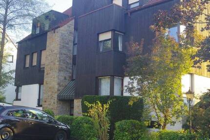 Schöne kleine Tiefpaterren-Wohnung mit Terasse und kleinem Gartenanteil in Bestlage - Klosterviertel 2 zimmer