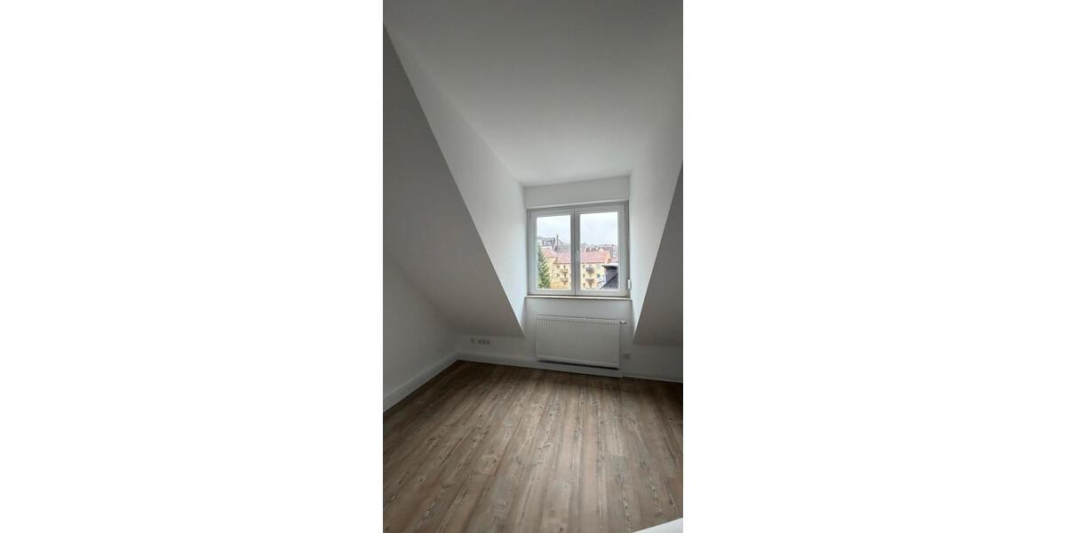 Dachgeschoßwohnung Hagen Hagen-Nord - 4 Zimmer, 100 m&sup2;, 923&euro; | Angebot:25323331