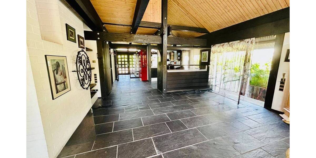 Charmantes Einfamilienhaus (HUF HAUS) mit Doppelgarage, Außenpool und Keller in ruhiger Wohnlage! 7 zimmer