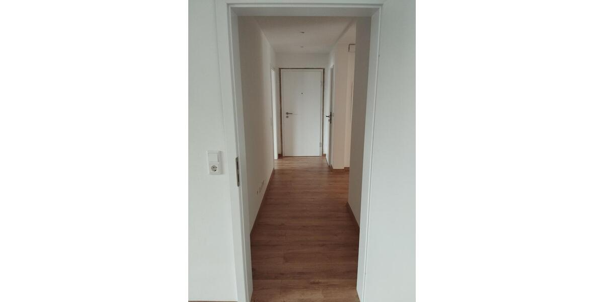 Dachgeschosswohnung *** Erstbezug nach vollständiger Sanierung ** 3 zimmer