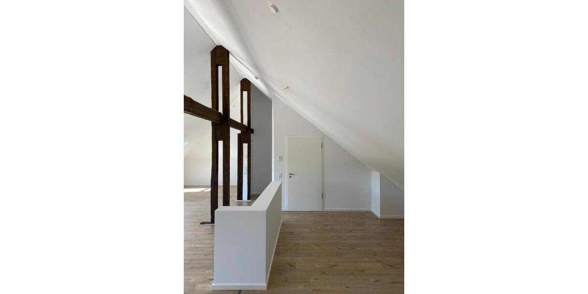 Dachgeschoßwohnung Lindlar - 3 Zimmer, 102 m&sup2;, 955&euro; | Angebot:26256349