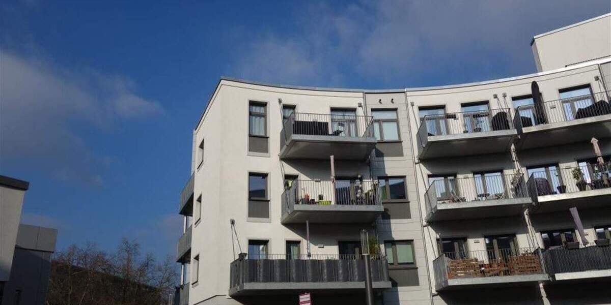 2 Zimmer Wohnung mit Fußbodenheizung und Balkon. EBK käuflich. Nur für eine Person geeignet. 2 zimmer