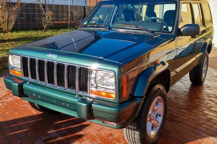 Jeep Cherokee 166.000 km 11.200 € Much 53804