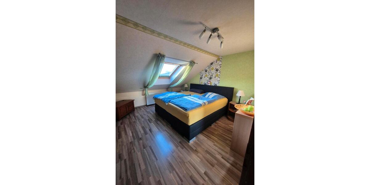 Reihenmittelhaus mit Balkon, Panoramablick & Waldrandlage 5 zimmer