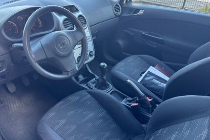 Opel Corsa 122.163 km 3.150 &euro; Düsseldorf 40235