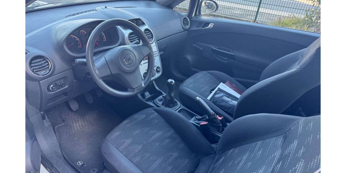 Opel Corsa 122.163 km 3.150 &euro; Düsseldorf 40235