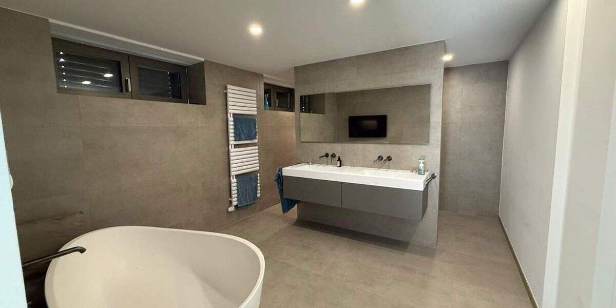 Wunderschönes modernes EFH mit höchster Privatsphäre am Ahlenberg 7 zimmer