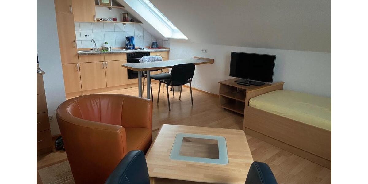 Dachgeschoßwohnung Radevormwald - 1 Zimmer, 23 m&sup2;, 455&euro; | Angebot:26300621
