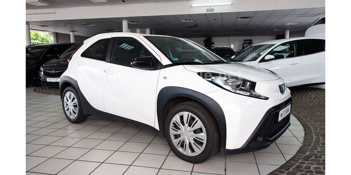 Toyota Aygo (X) 92.000 km 12.499 &euro; Hilden 40721