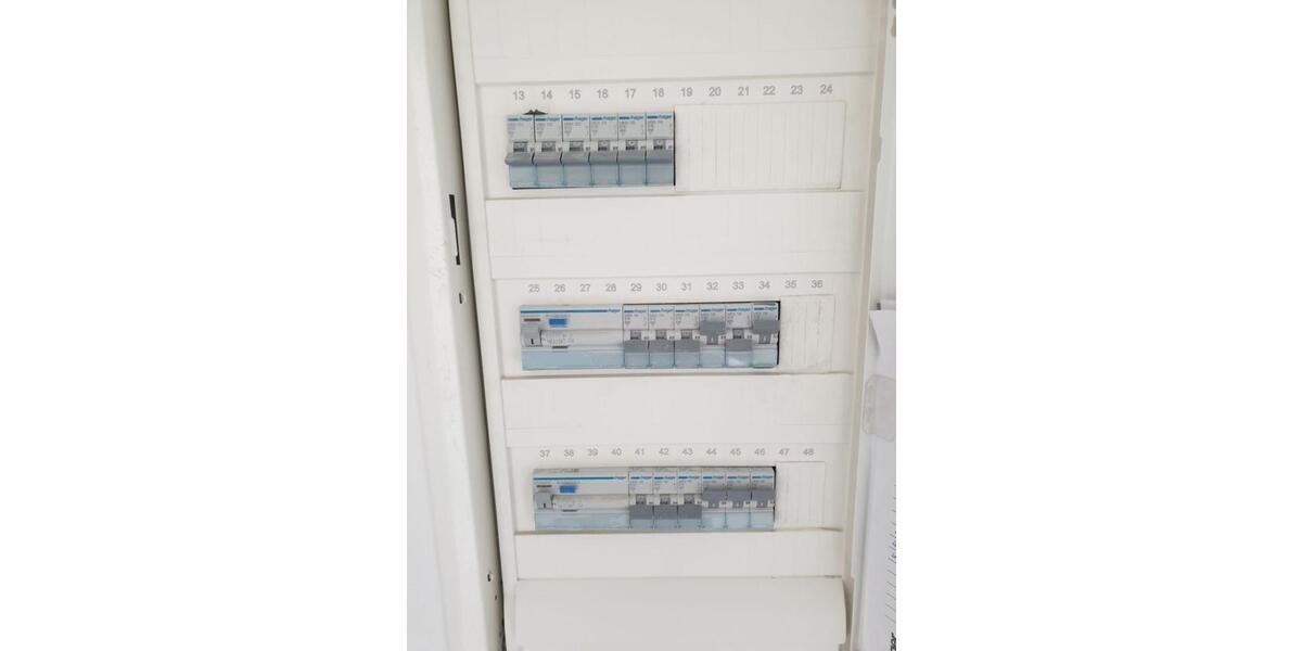 LED - Spots, Einbauküche, Glattputz, Wohnzimmer und Schlafzimmer 2 zimmer