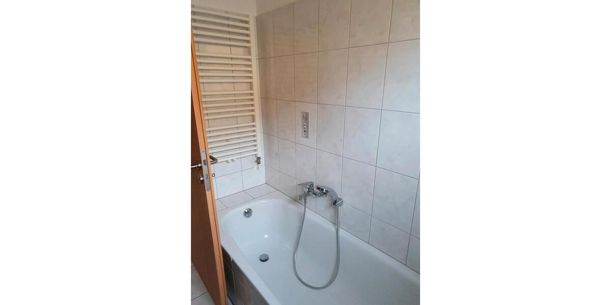 Etagenwohnung Remscheid Lüttringhausen - 4 Zimmer, 80 m&sup2;, 220.000&euro; | Angebot:27425681