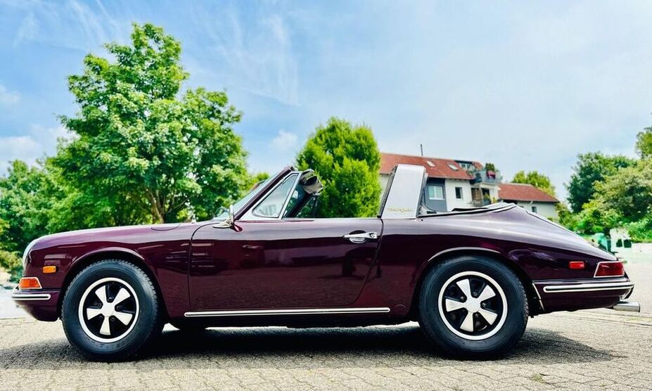 912