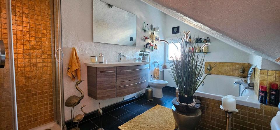 Dachgeschoßwohnung Remscheid Lüttringhausen - 3 Zimmer, 86 m&sup2;, 189.000&euro; | Angebot:26915499