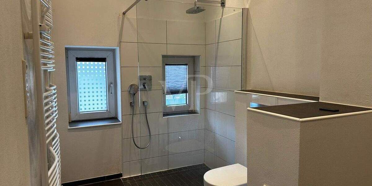 Stilvolle 4-Zimmer-Altbauwohnung mit Balkon, Kamin & Ausbaureserve in Velbert-Mitte 4 zimmer