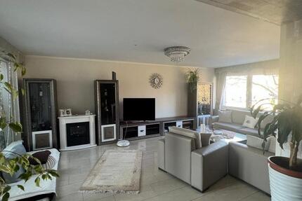 Bezaubernde Wohnung mit Tiefgaragenstellplatz und Wintergarten 4.5 zimmer