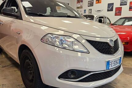 Lancia Ypsilon 159.899 km 5.487 € Bergisch Gladbach 51465