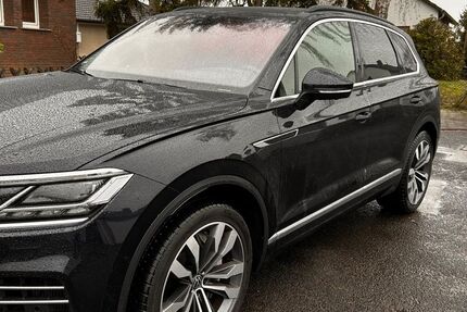 VW Touareg 30.500 km 49.990 &euro; Leverkusen 51371
